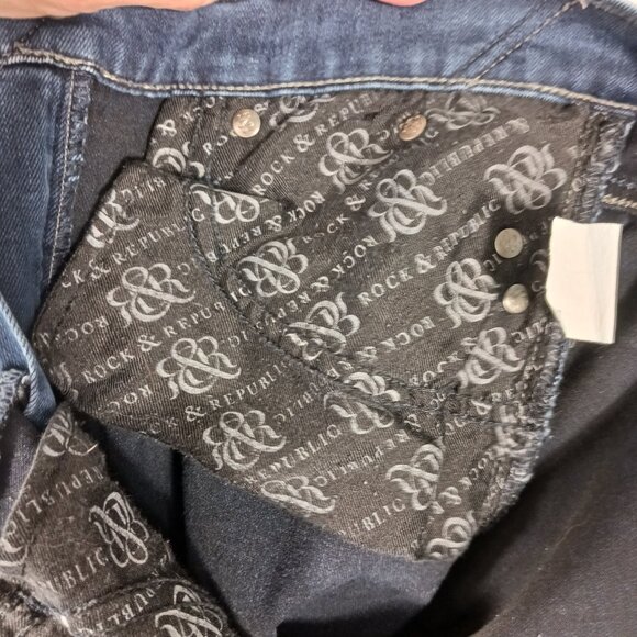 Rock & Republic Berlin Jeans, Size 8M, Straight/Skinny - Picture 5 of 16